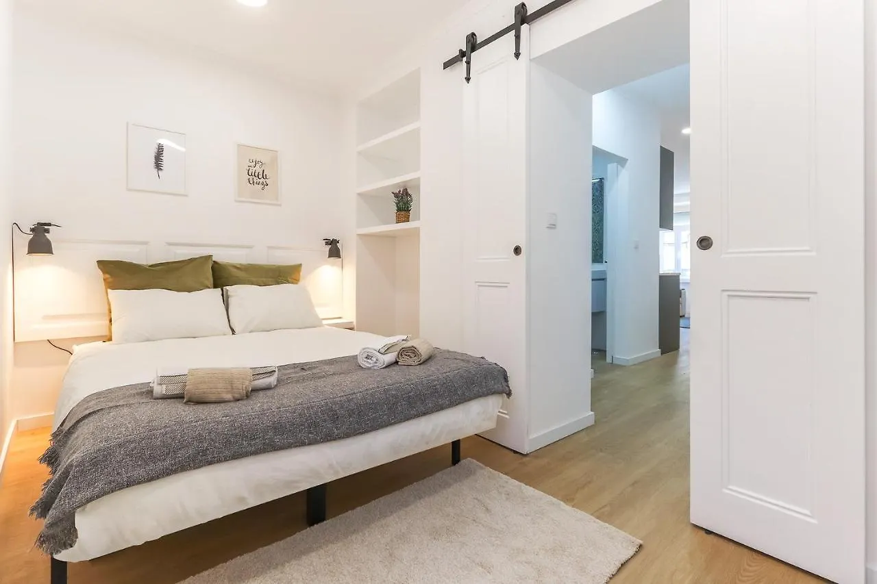 Vita Portucale ! Stylish Apartment Campo Ourique Lizbona Portugalia