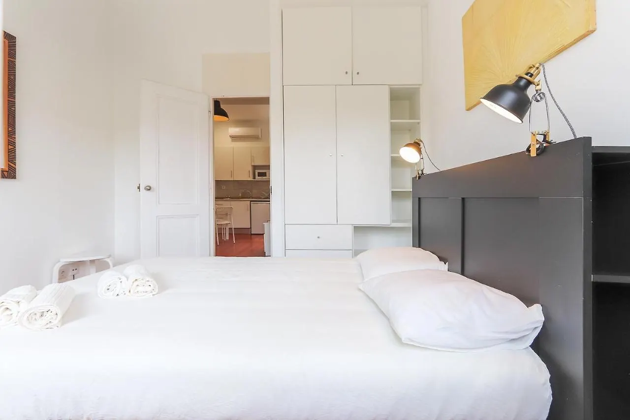 Vita Portucale ! Stylish Apartment Campo Ourique Lizbona Portugalia